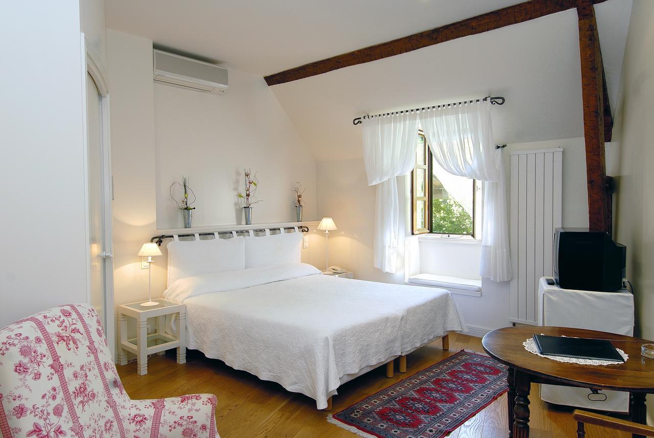 Hotel Le Vieux Pont Belcastel  Zewnętrze zdjęcie